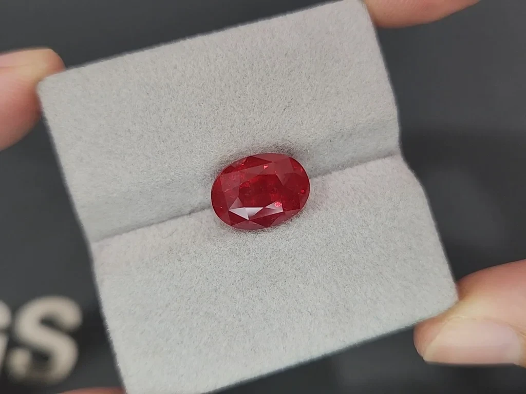 Красная шпинель в огранке овал 6,01 карат, Танзания Изображение №5