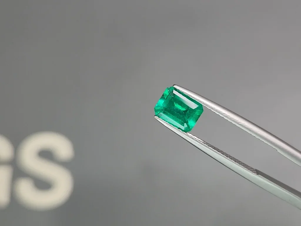 Изумруд Vivid Muzo Green 1,23 карата, Колумбия Изображение №3