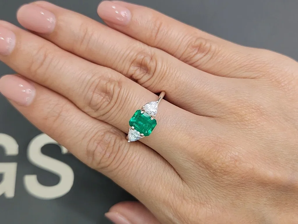 Изумруд Vivid Muzo Green 1,23 карата, Колумбия Изображение №5