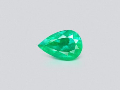 Изумруд цвета Vivid Green из Колумбии в огранке груша 1,96 карат photo