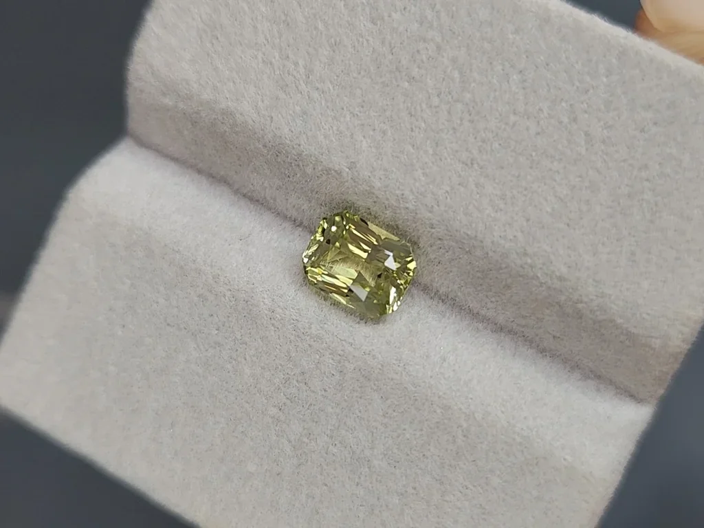 Сапфир Pastel Yellow в огранке радиант 1,78 карат, Шри-Ланка Изображение №4