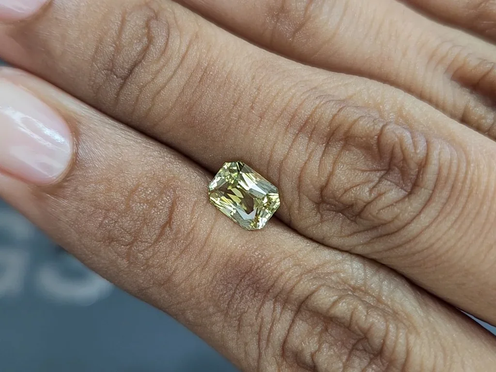 Сапфир Pastel Yellow в огранке радиант 1,78 карат, Шри-Ланка Изображение №2