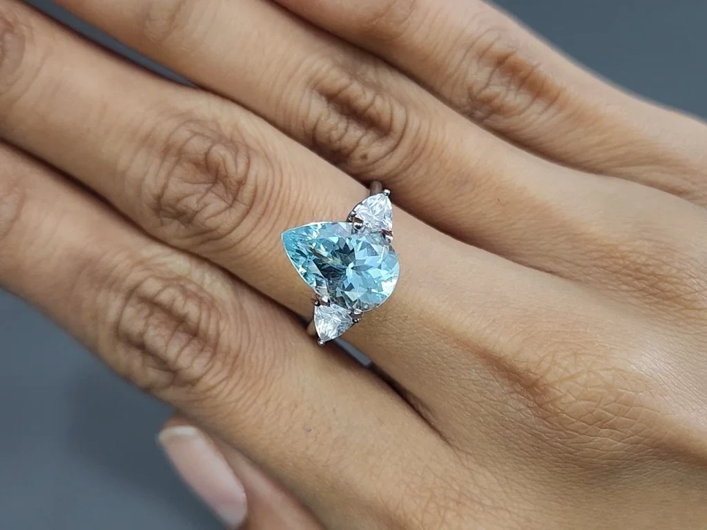 Аквамарин в огранке груша 3,70 карат, Мадагаскар Изображение №5