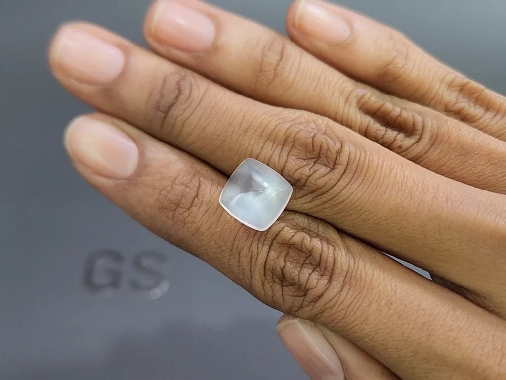 Лунный камень в огранке кабошон 6,60 карат, Бирма Изображение №2