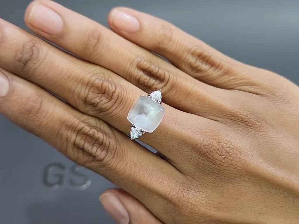 Лунный камень в огранке кабошон 6,60 карат, Бирма Изображение №5