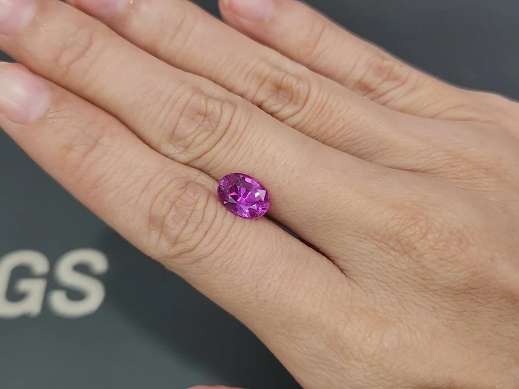 Негретый розовый сапфир в огранке овал 2,57 карат, Мадагаскар  Изображение №2