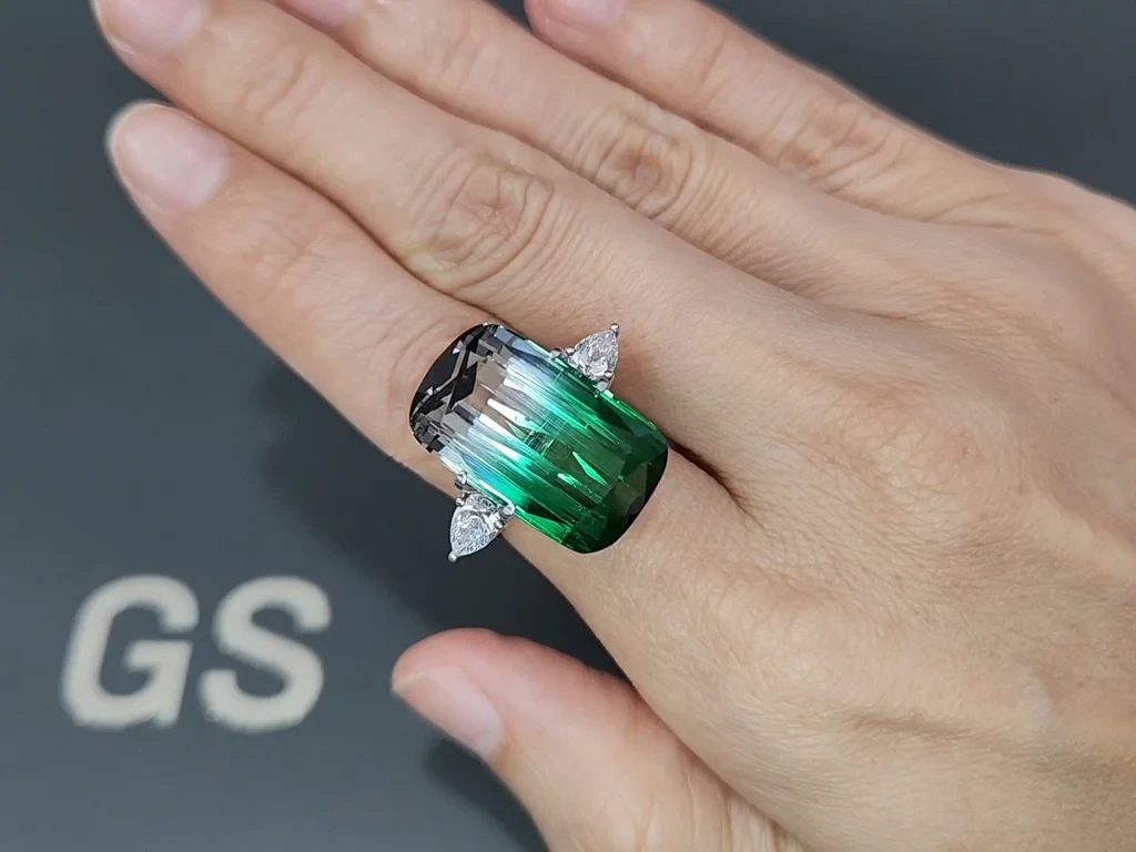 Крупный турмалин Bi-color в огранке кушон 24,480 карат, Афганистан  Изображение №5