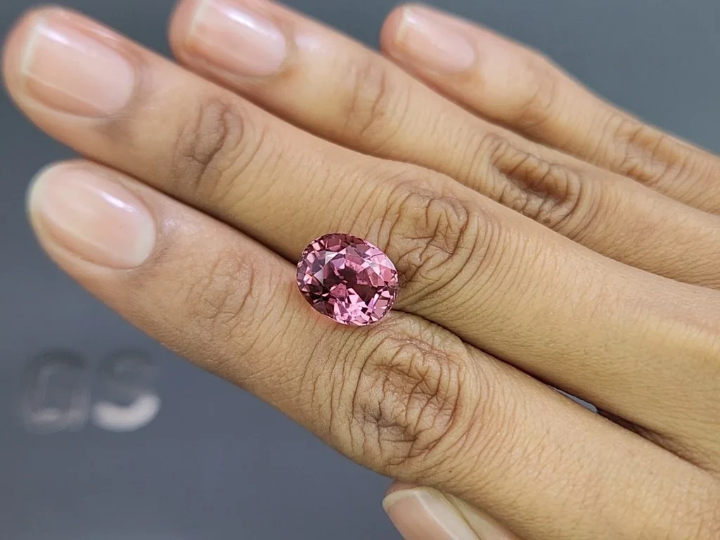 Розово-оранжевый турмалин в огранке овал 6,68 карат, Африка Изображение №2