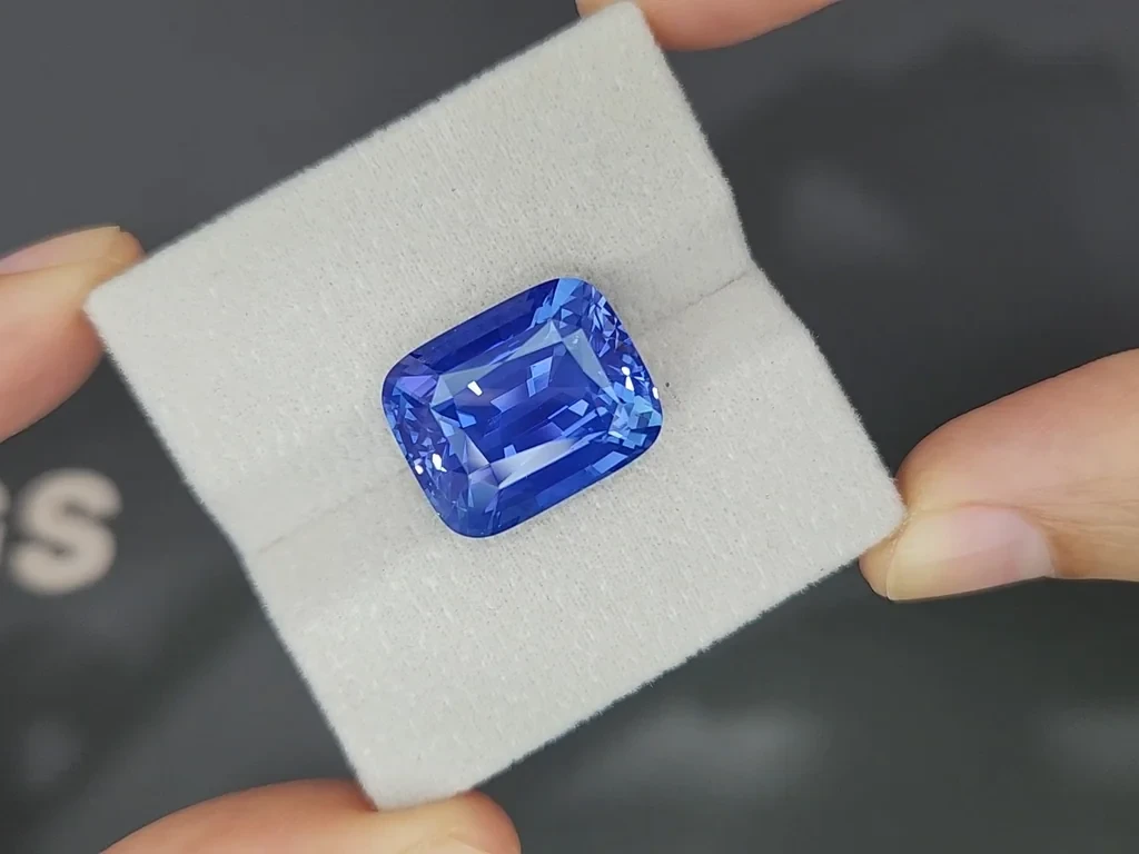 Коллекционный негретый сапфир Cornflower Blue в огранке кушон 22 карат, Шри-Ланка Изображение №3