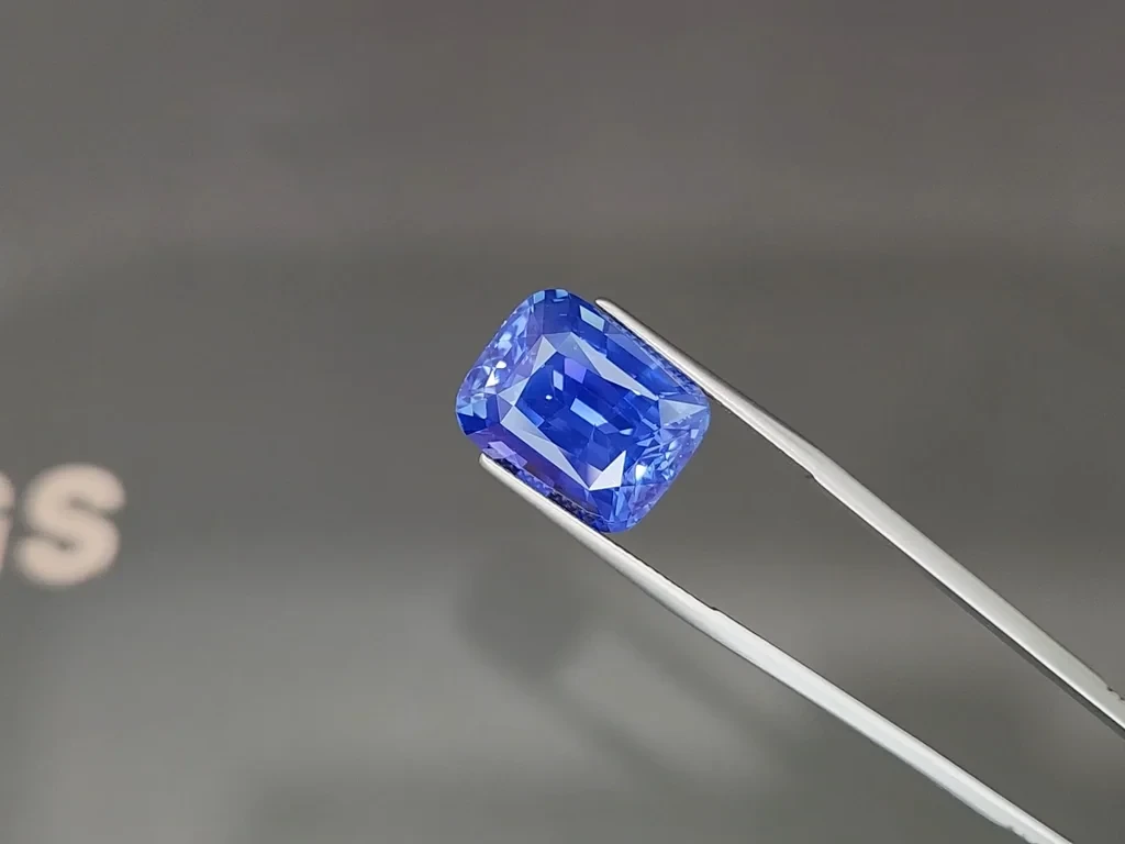 Коллекционный негретый сапфир Cornflower Blue в огранке кушон 22 карат, Шри-Ланка Изображение №4