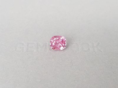 Памирская розовая шпинель в огранке кушон 3,99 карата photo