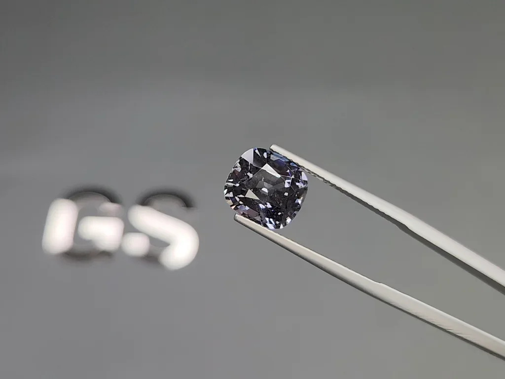 Серая шпинель в огранке кушон 5,39 карат, Бирма Изображение №3