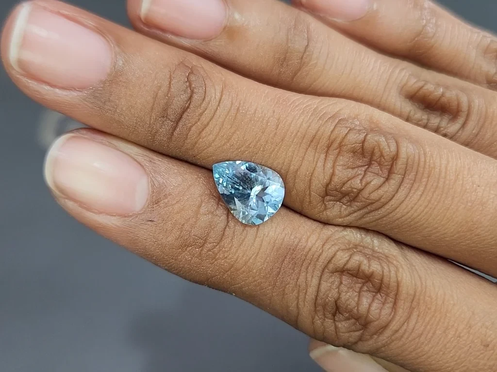 Аквамарин в огранке груша 2,15 карат, Мадагаскар  Изображение №2