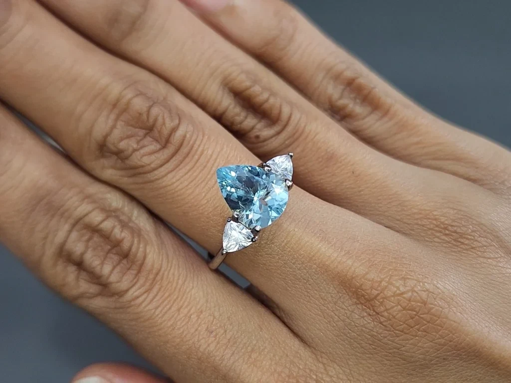 Аквамарин в огранке груша 2,15 карат, Мадагаскар  Изображение №5