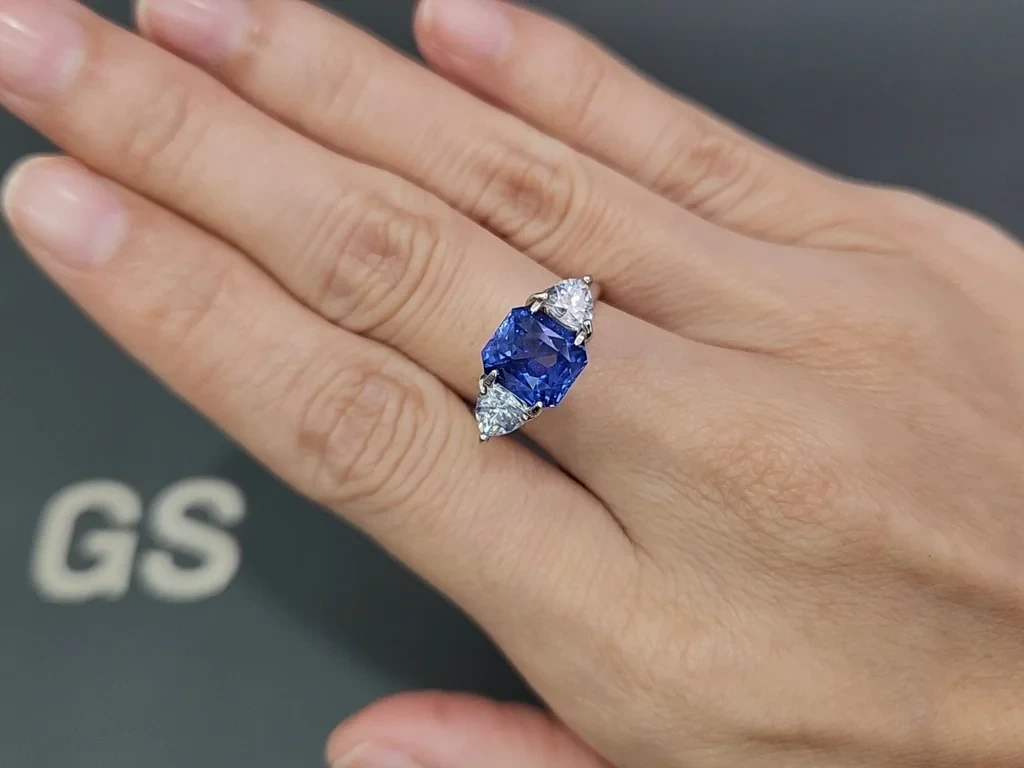 Негретый сапфир Cornflower Blue в огранке радиант 3,53 карат, Шри-Ланка Изображение №5