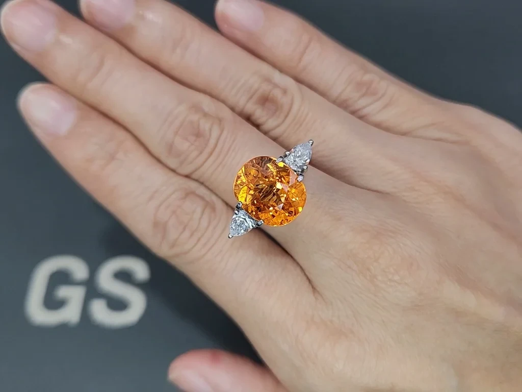 Гранат спессартин Fanta color в огранке кушон 10,27 карат, Африка Изображение №5