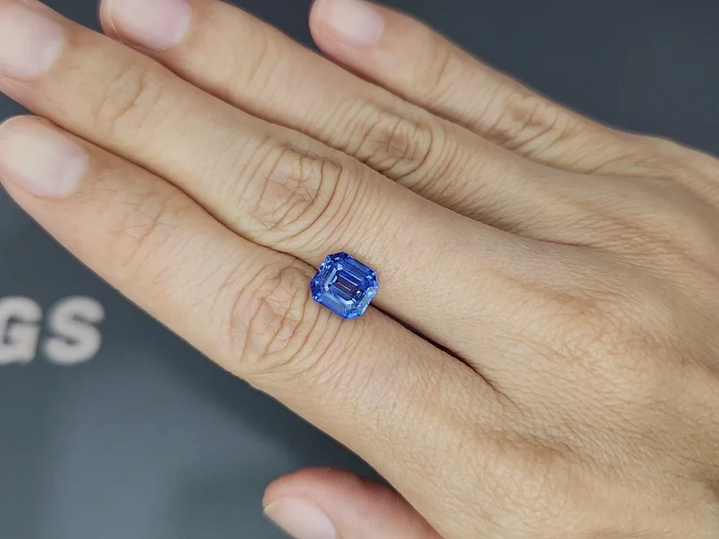 Сапфир Cornflower Blue в огранке октагон 3,04 карат, Шри-Ланка Изображение №2