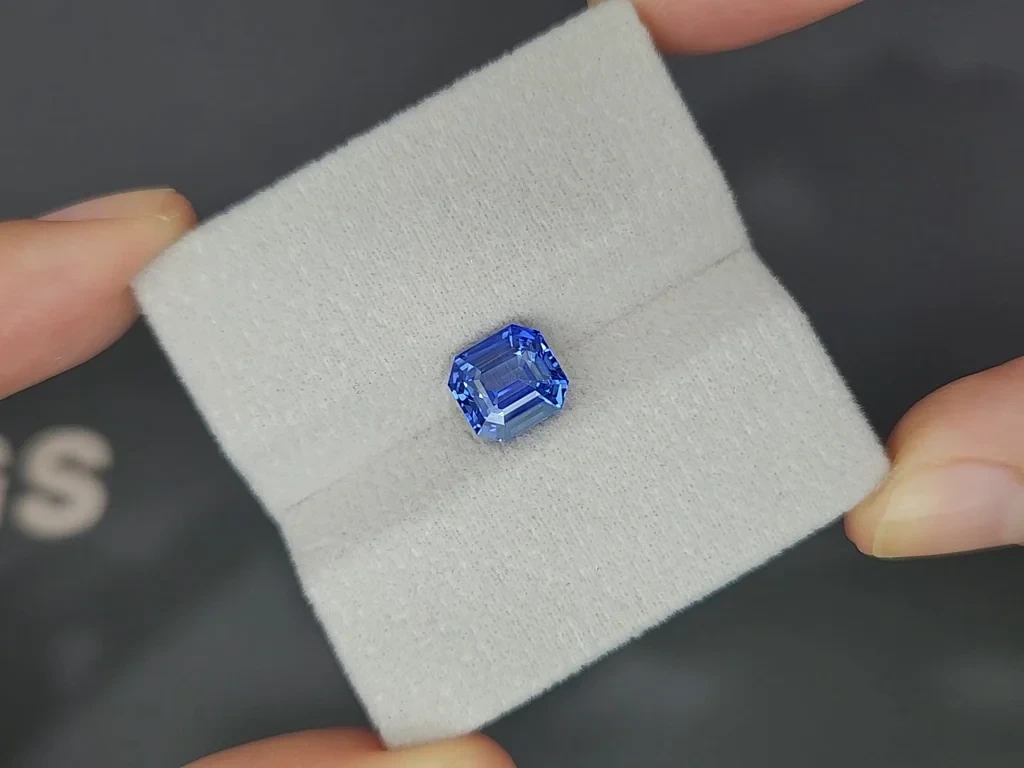 Сапфир Cornflower Blue в огранке октагон 3,04 карат, Шри-Ланка Изображение №4