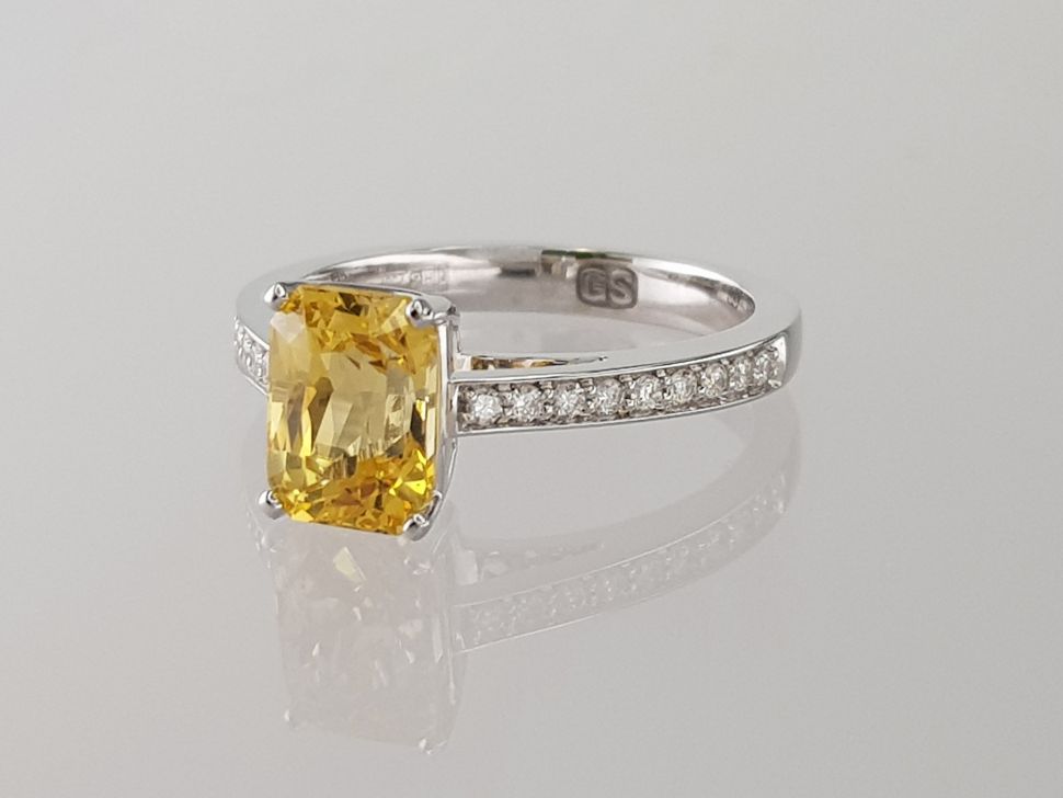 Кольцо с золотым сапфиром 2,55 карата и бриллиантами из золота 750 пробы Изображение №3
