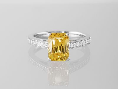 Кольцо с золотым сапфиром 2,55 карата и бриллиантами из золота 750 пробы photo