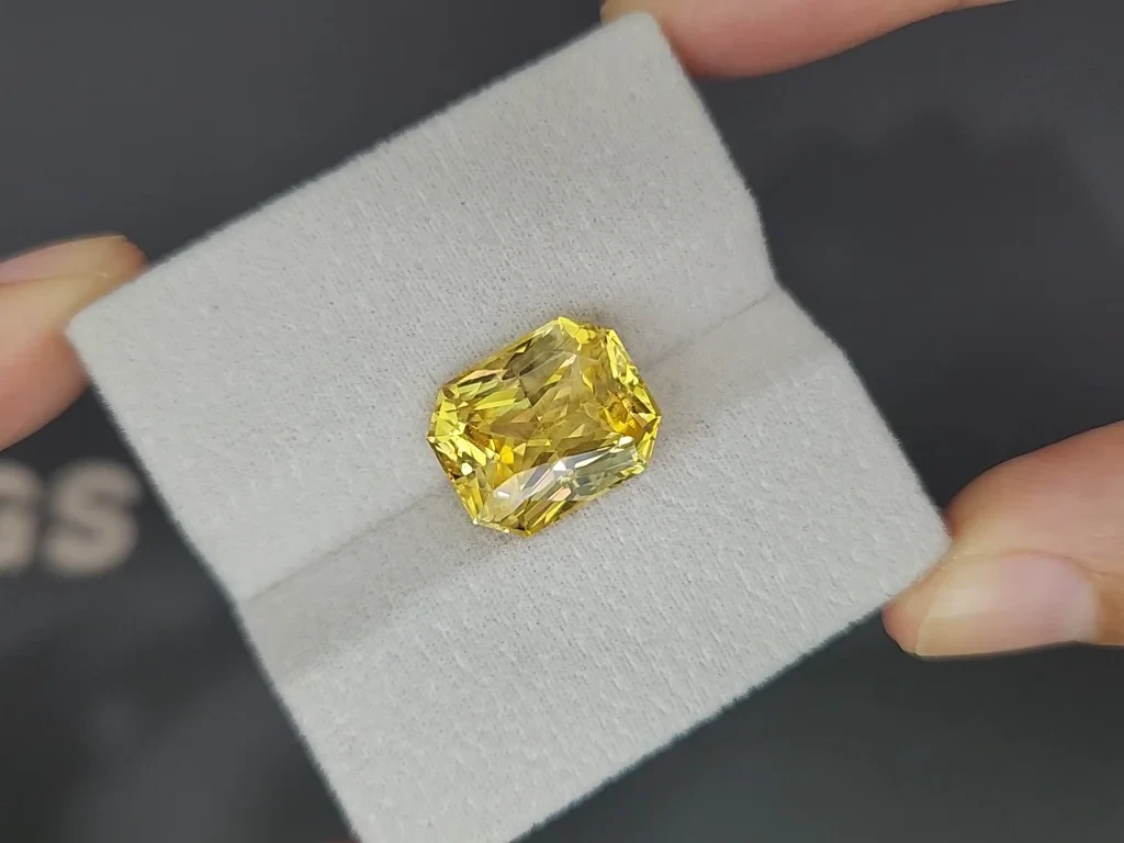 Негретый сапфир цвета Golden в огранке радиант 10.20 карат, Шри-Ланка Изображение №4