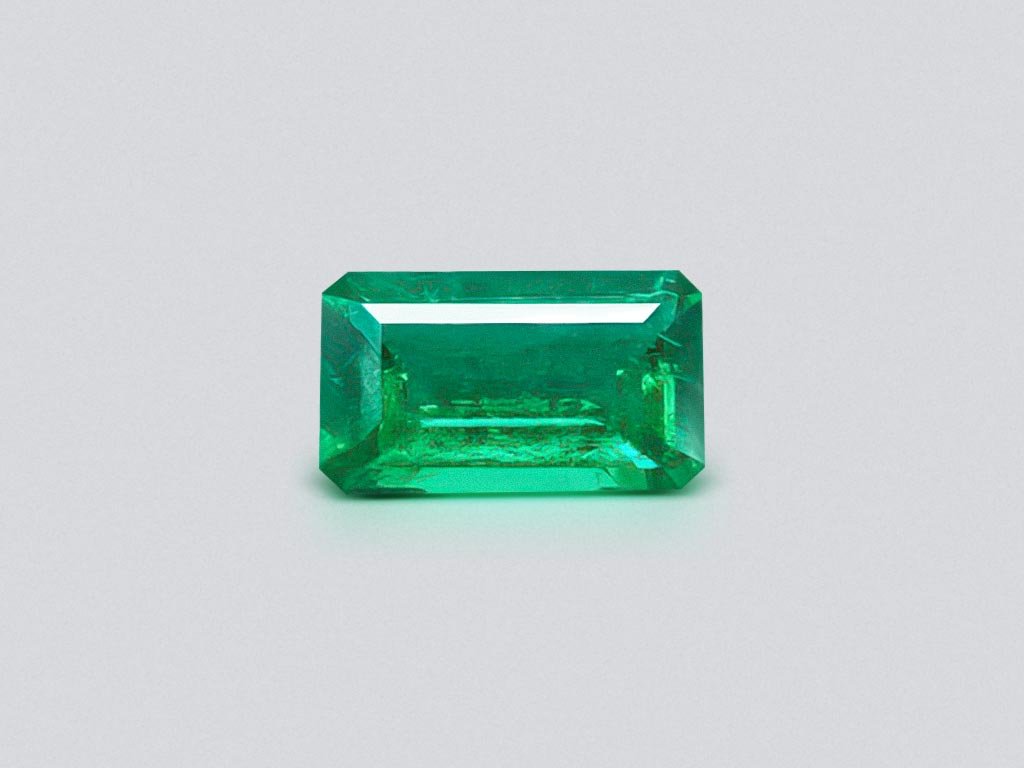 Насыщенный колумбийский изумруд цвета Muzo Green 1,18 карат Изображение №1