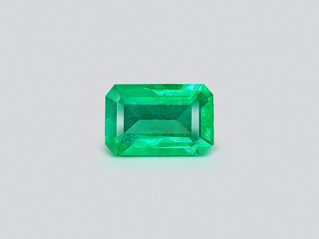 Изумруд цвета Vivid Green в огранке октагон 1,85 карат, Замбия Изображение №1