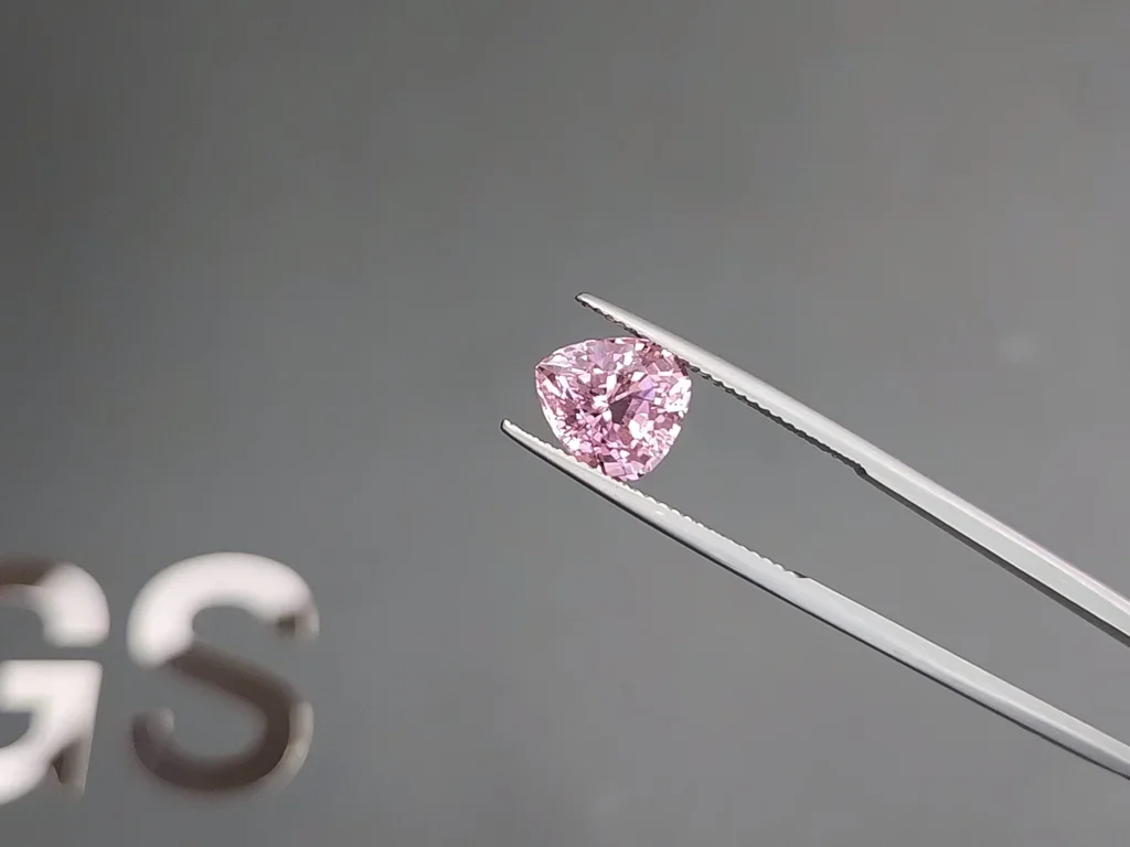 Турмалин Baby Pink в огранке груша 3,04 карата, Афганистан Изображение №3