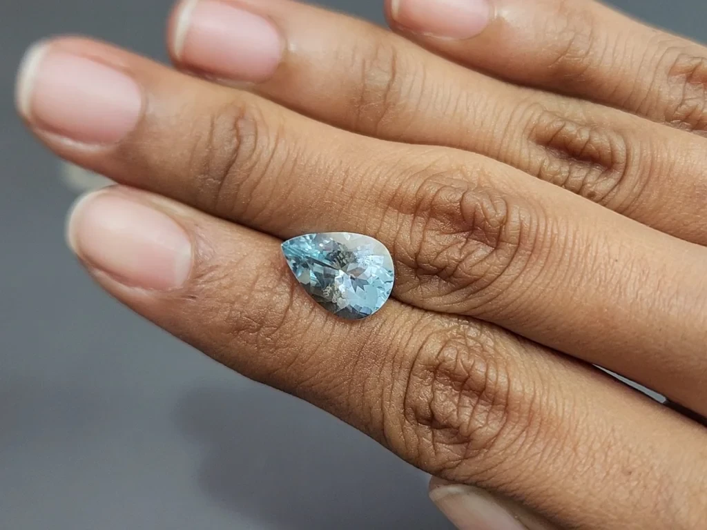Аквамарин в огранке груша 3,86 карат, Мадагаскар  Изображение №2