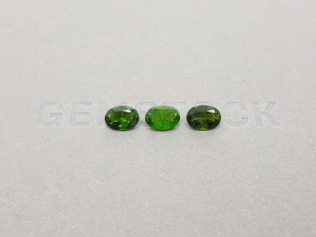 Комплект из трех хромдиопсидов 2,38 карат Изображение №1