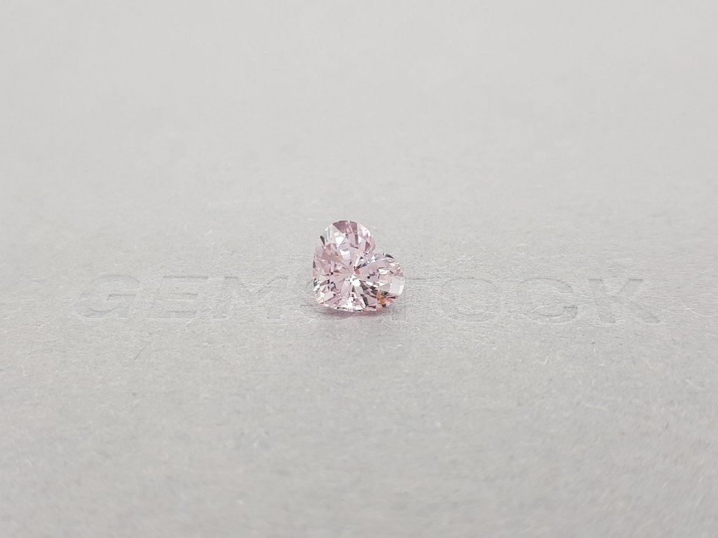 Серьги с розовой и лавандовой шпинелью, бриллиантами в белом золоте 750 пробы Изображение №3