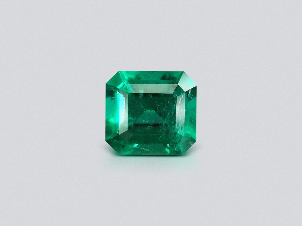Яркий изумруд Muzo Green 0,99 карат, Колумбия Изображение №1