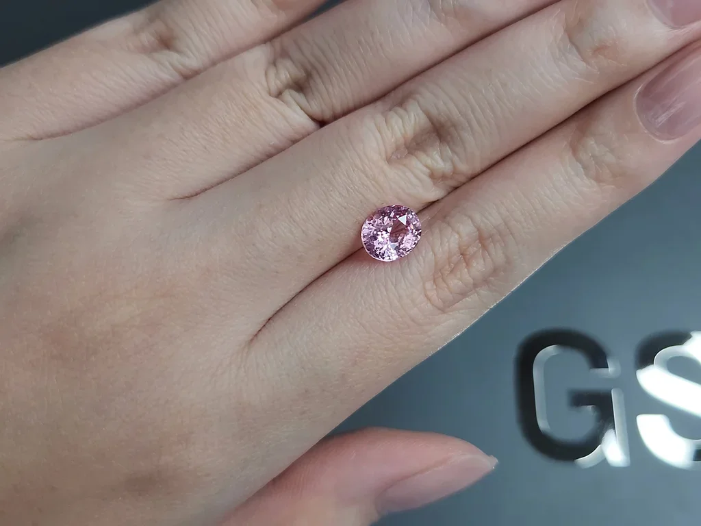 Негретый сапфир Baby Pink в огранке овал 2,06 карата, Мадагаскар Изображение №2