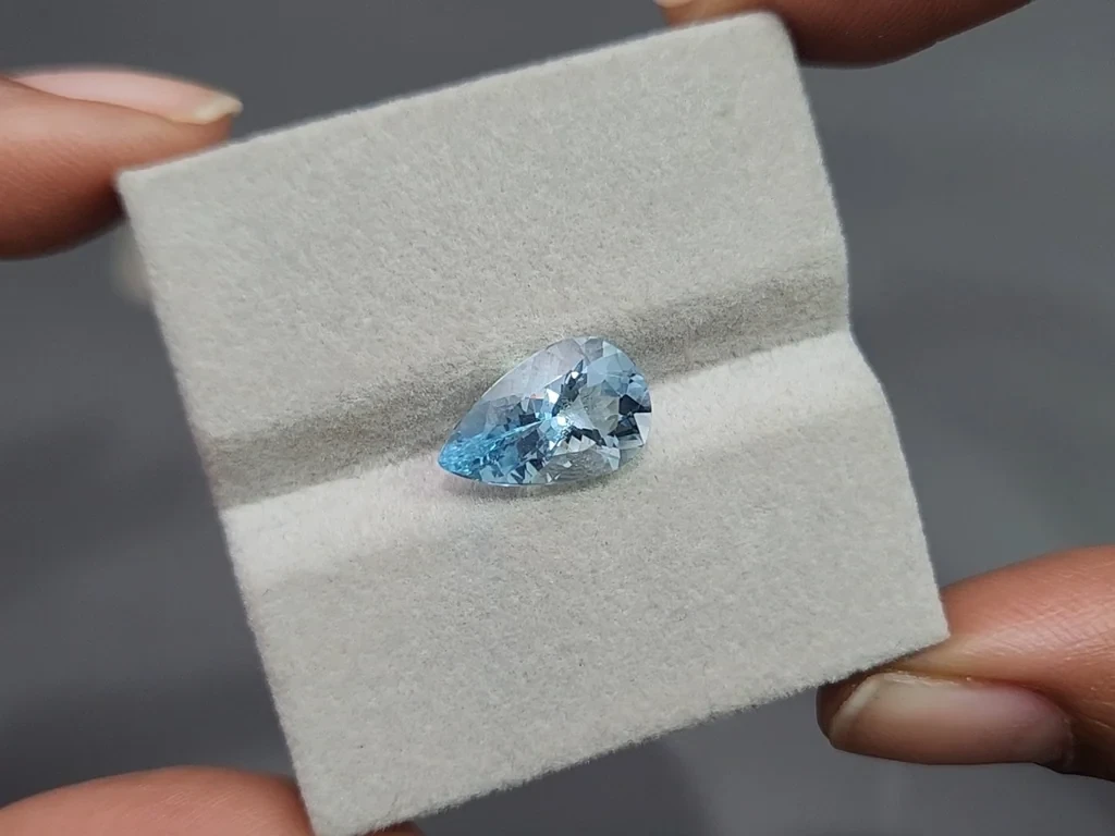 Аквамарин в огранке груша 2,89 карат, Мадагаскар Изображение №4