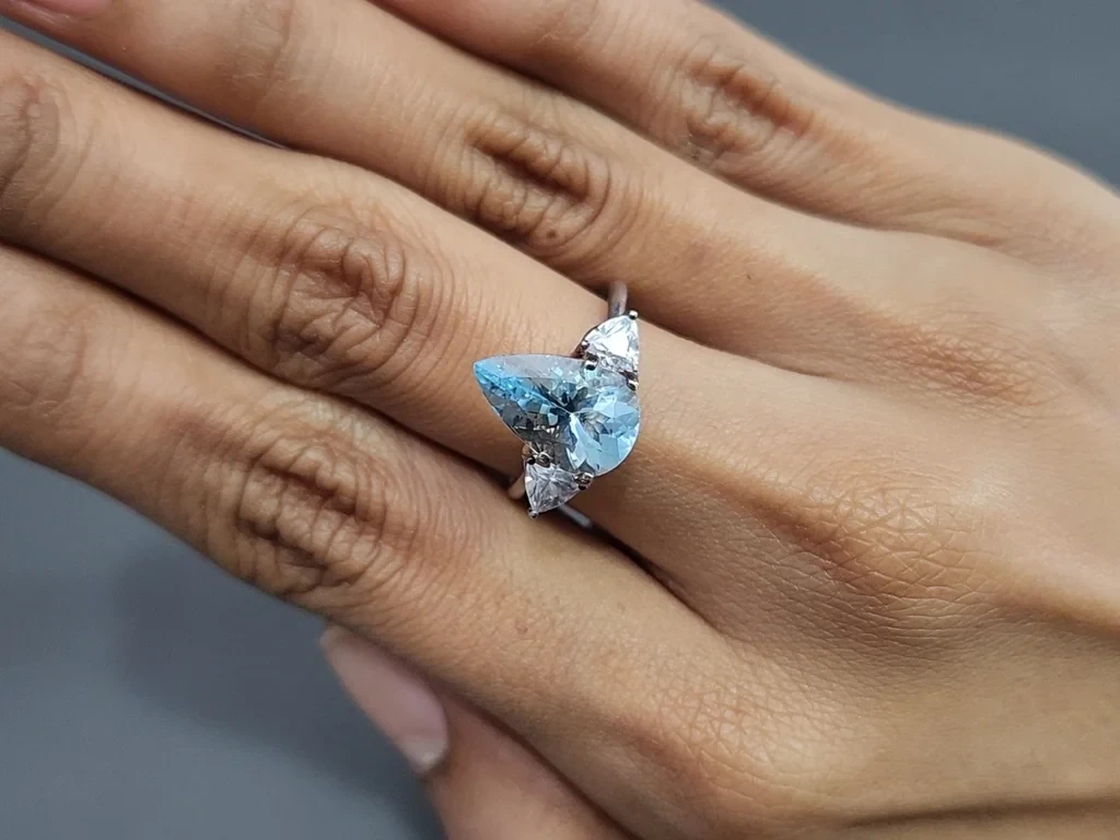 Аквамарин в огранке груша 2,89 карат, Мадагаскар Изображение №5