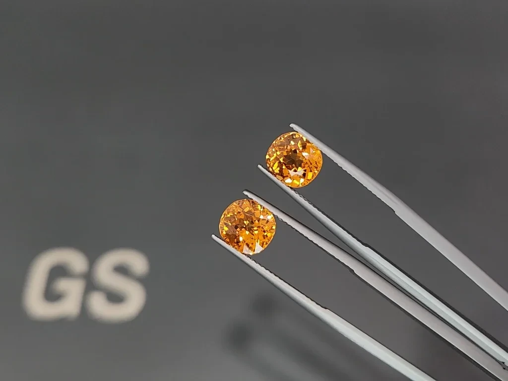 Пара спессартинов Fanta color в огранке кушон 6,50 карат, Африка Изображение №3