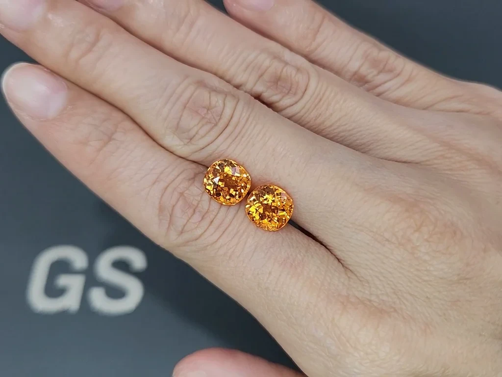 Пара спессартинов Fanta color в огранке кушон 6,50 карат, Африка Изображение №2