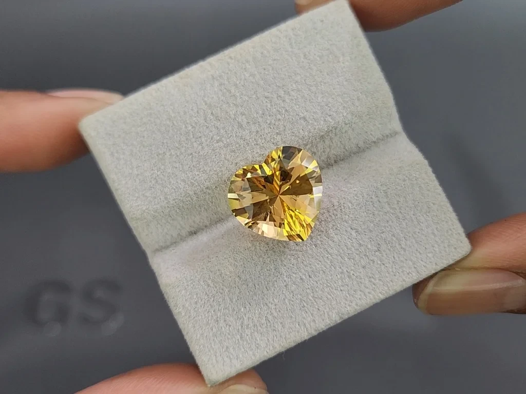 Цитрин в высокоточной огранке сердце 6,16 карат, Африка Изображение №4