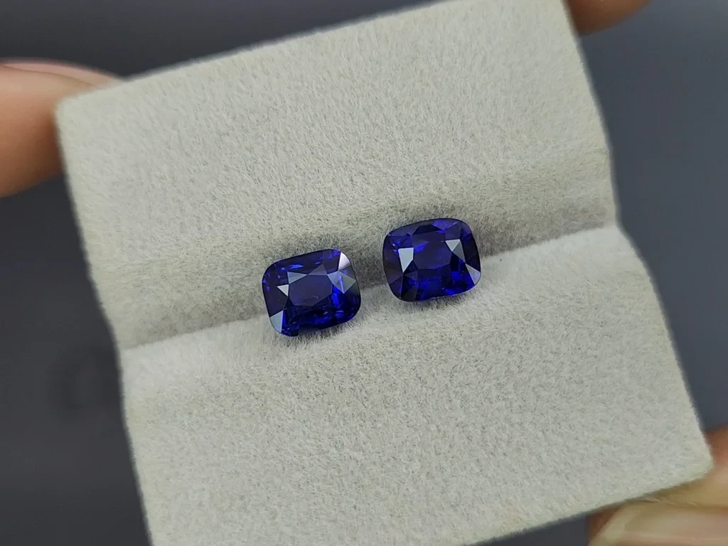 Пара сапфиров Royal Blue в огранке кушон 4.10 карат, Шри-Ланка Изображение №4