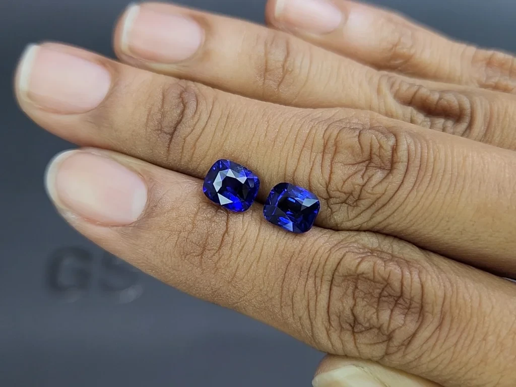 Пара сапфиров Royal Blue в огранке кушон 4.10 карат, Шри-Ланка Изображение №2