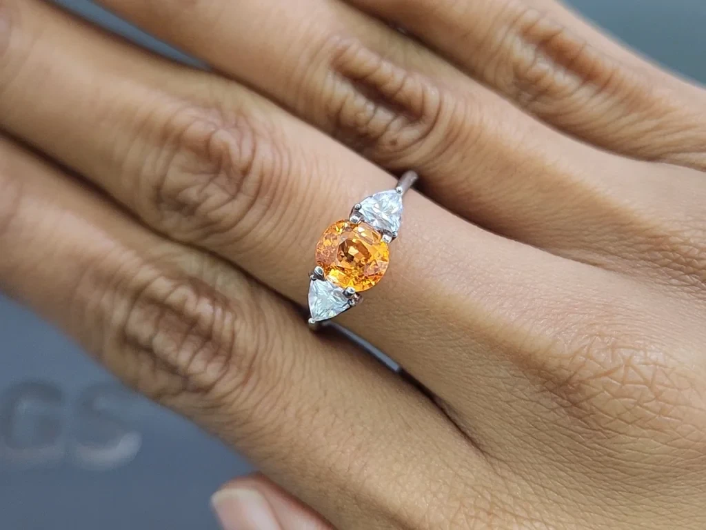 Гранат спессартин Fanta color в огранке кушон 2,26 карат, Африка Изображение №5