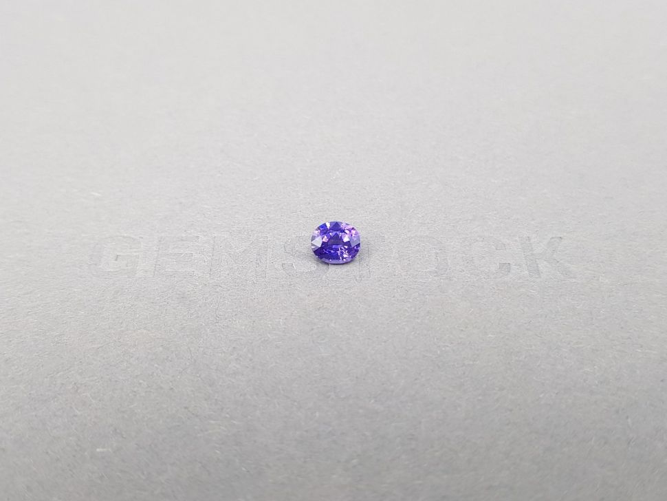 Яркий фиолетовый сапфир в огранке овал 0,55 карат, Шри-Ланка Изображение №1