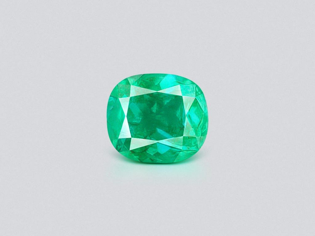 Колумбийский изумруд Vivid Green в огранке кушон 1,48 карата Изображение №1