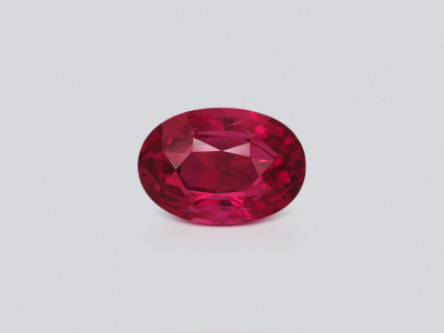 Шпинель Махенге Vibrant pink red в огранке овал 3,02 карата, Танзания photo