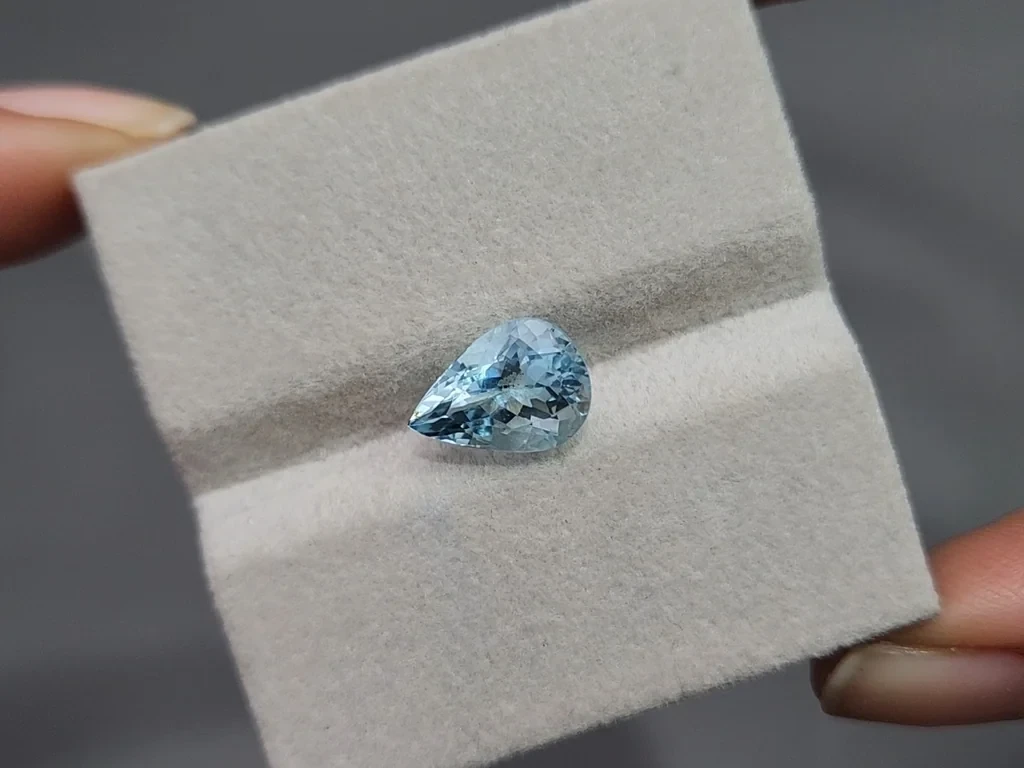 Аквамарин в огранке груша 2,53 карат, Мадагаскар  Изображение №4