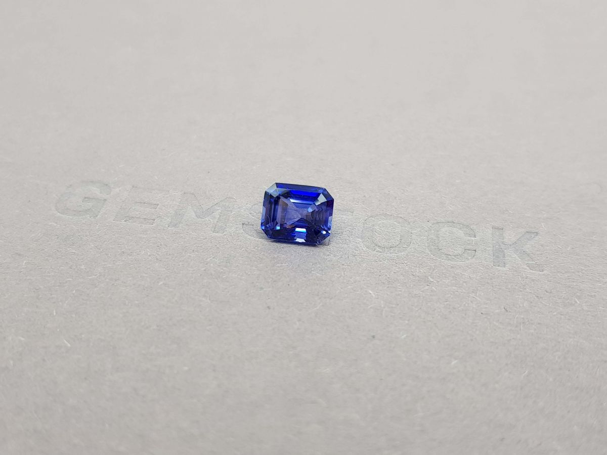 Синий цейлонский сапфир в огранке октагон 1,64 карата фото №3
