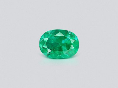 Изумруд Muzo Green в огранке овал 1,09 карат, Колумбия photo