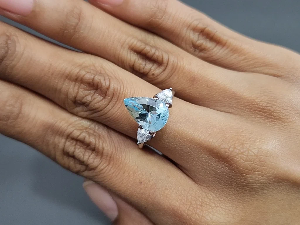 Аквамарин в огранке груша 2,97 карат, Мадагаскар Изображение №5