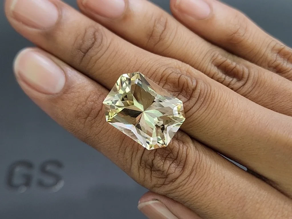 Цитрин в высокоточной огранке радиант 18,79 карат, Африка Изображение №2