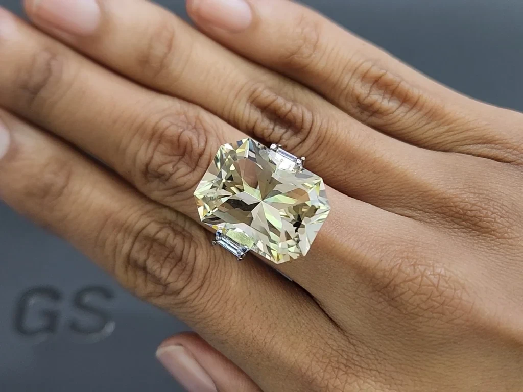 Цитрин в высокоточной огранке радиант 18,79 карат, Африка Изображение №5